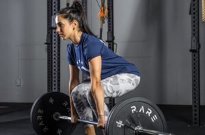 Deadlift: Lebih dari Sekadar Angkat Berat, Manfaat Dahsyat untuk Tubuh yang Mungkin Belum Anda Tahu (1200 Kata)