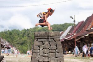 Lompat Batu Nias: Warisan Budaya dan Olahraga Unik dari Pulau Impian