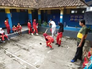 Melestarikan Tradisi, Menuai Kesehatan: Manfaat Bermain Gatrik untuk Kebugaran Fisik dan Mental