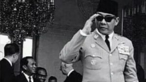 Politik Kepahlawanan: Antara Inspirasi dan Manipulasi