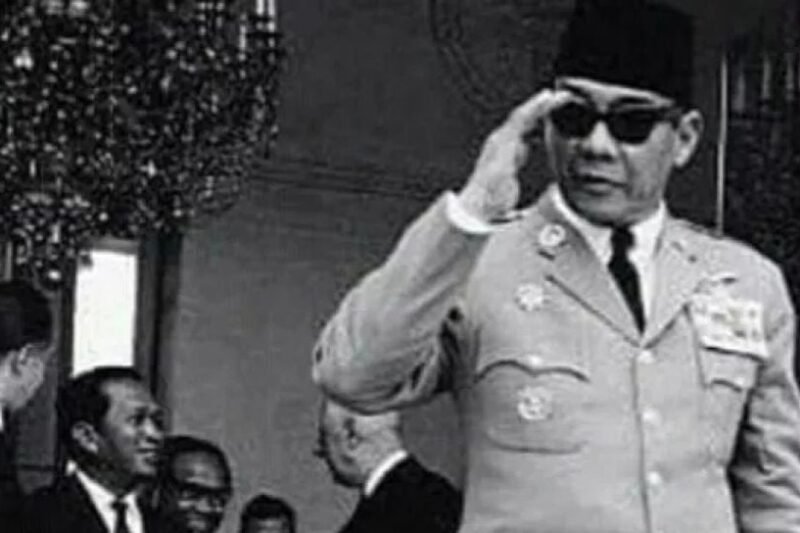Politik Kepahlawanan: Antara Inspirasi dan Manipulasi
