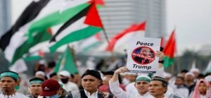 Politik Religius: Persimpangan Iman dan Kekuasaan dalam Arena Publik