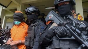 Terorisme dan Politik: Jalinan Kompleks yang Mengancam Stabilitas Global