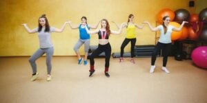 Zumba: Lebih dari Sekadar Tarian, Kekuatan Transformasi untuk Wanita