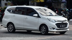 Rekomendasi Mobil Keluarga Terbaik 2025: Kenyamanan dan Keamanan untuk Keluarga Anda