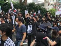 Protes Politik: Suara Rakyat di Tengah Perubahan Zaman