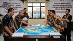 Dampak Kebijakan Moratorium Lahan Terhadap Hubungan Politik Pemerintah Pusat dan Daerah